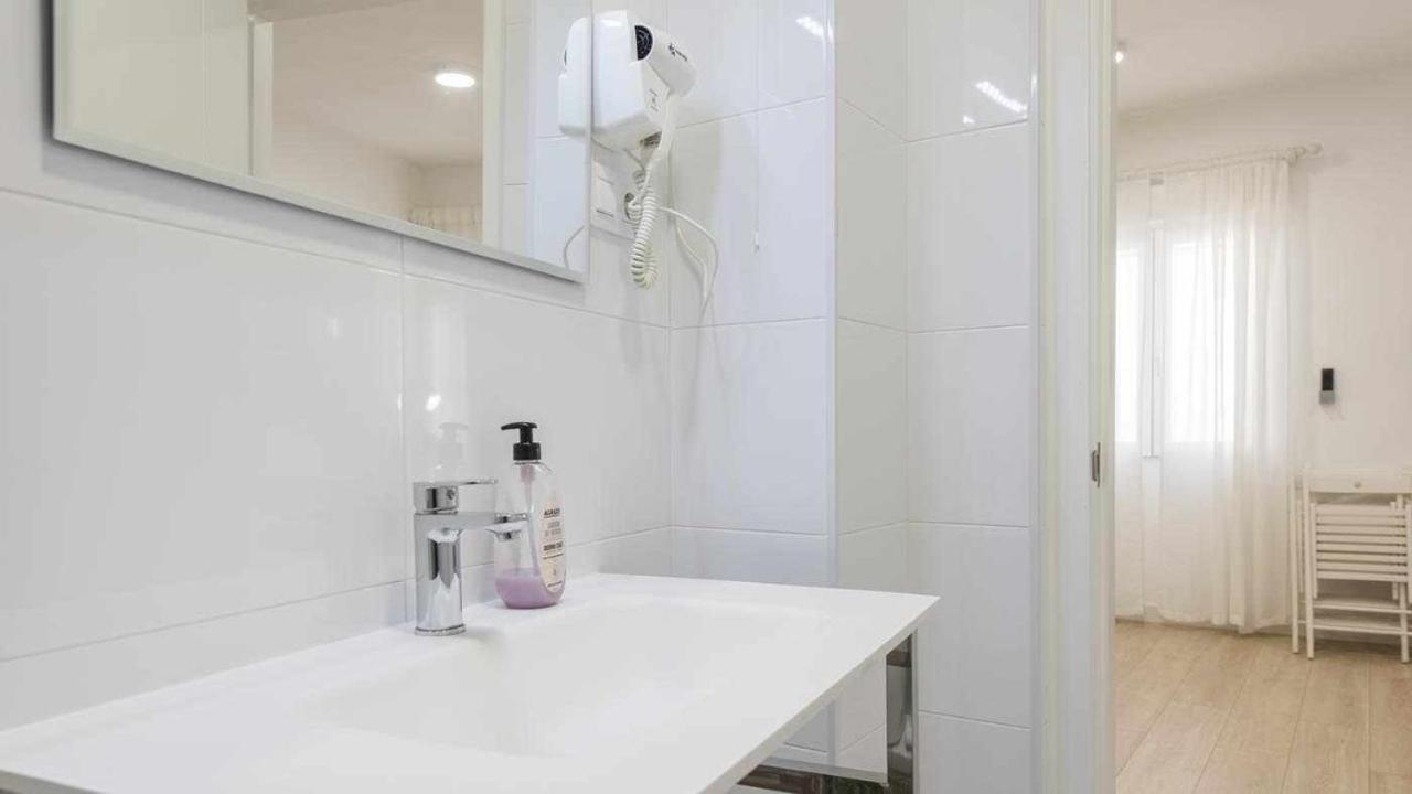 Apartamentos Dimax By Toledo Ap Exterior photo